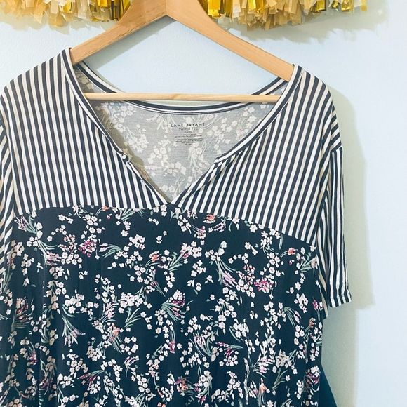 Lane Bryant Mixed Pattern V-neck Swing Tee - Picture 4 of 6